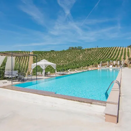 Near Assisi With Pool And Hot Tub