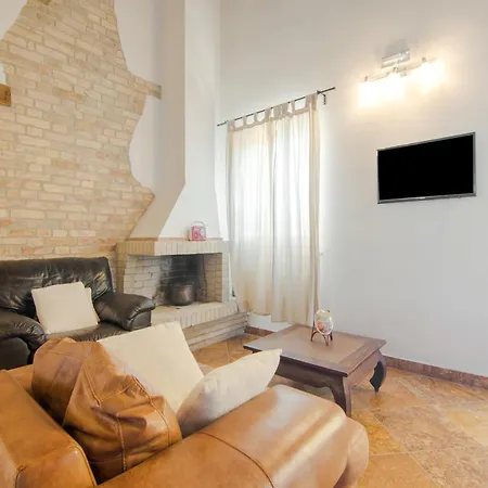 Near Assisi With Pool And Hot Tub