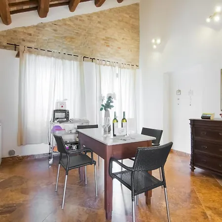 Near Assisi With Pool And Hot Tub San Benedetto del Tronto
