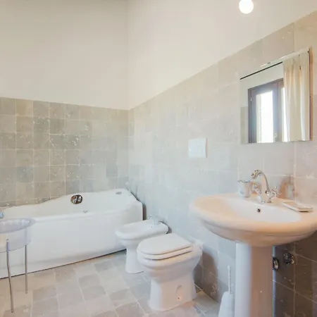 Near Assisi With Pool And Hot Tub