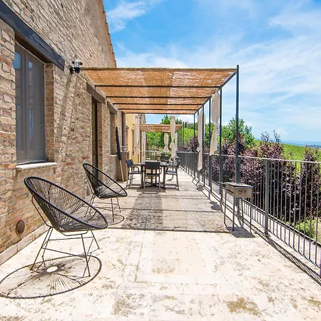Near Assisi With Pool And Hot Tub San Benedetto del Tronto